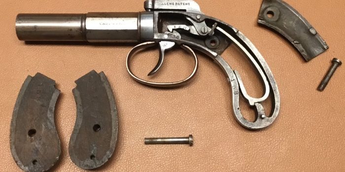 Allen&Thurber Single Shot Bar Hammer Pistol 06 Allen & Thurber Barhammer Pistol - 3 Inch barrel - 1837 Marking - Disassembled