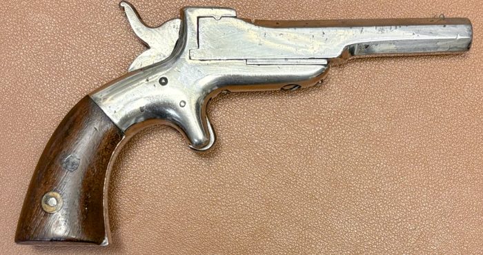 Allen&Wheelock Centerhammer Single Shot Pistol - 32RF - Big Overlap - Octagonal barrel 11 Allen&Wheelock Centerhammer Single Shot Pistol - 32RF - Big Overlap - Octagonal barrel - Right view
